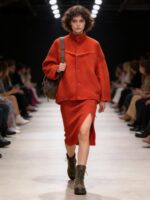 HP-line stand collar jacket with HP line five-point overskirt