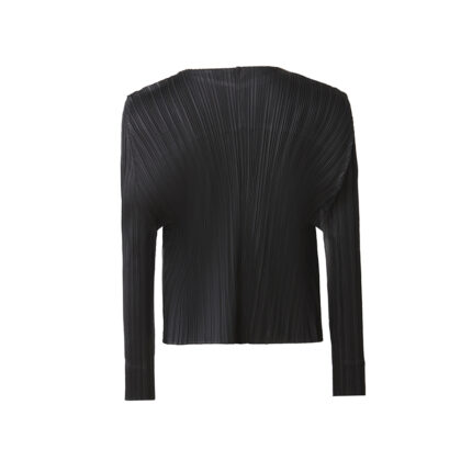 Round-neck long-sleeved shirt
